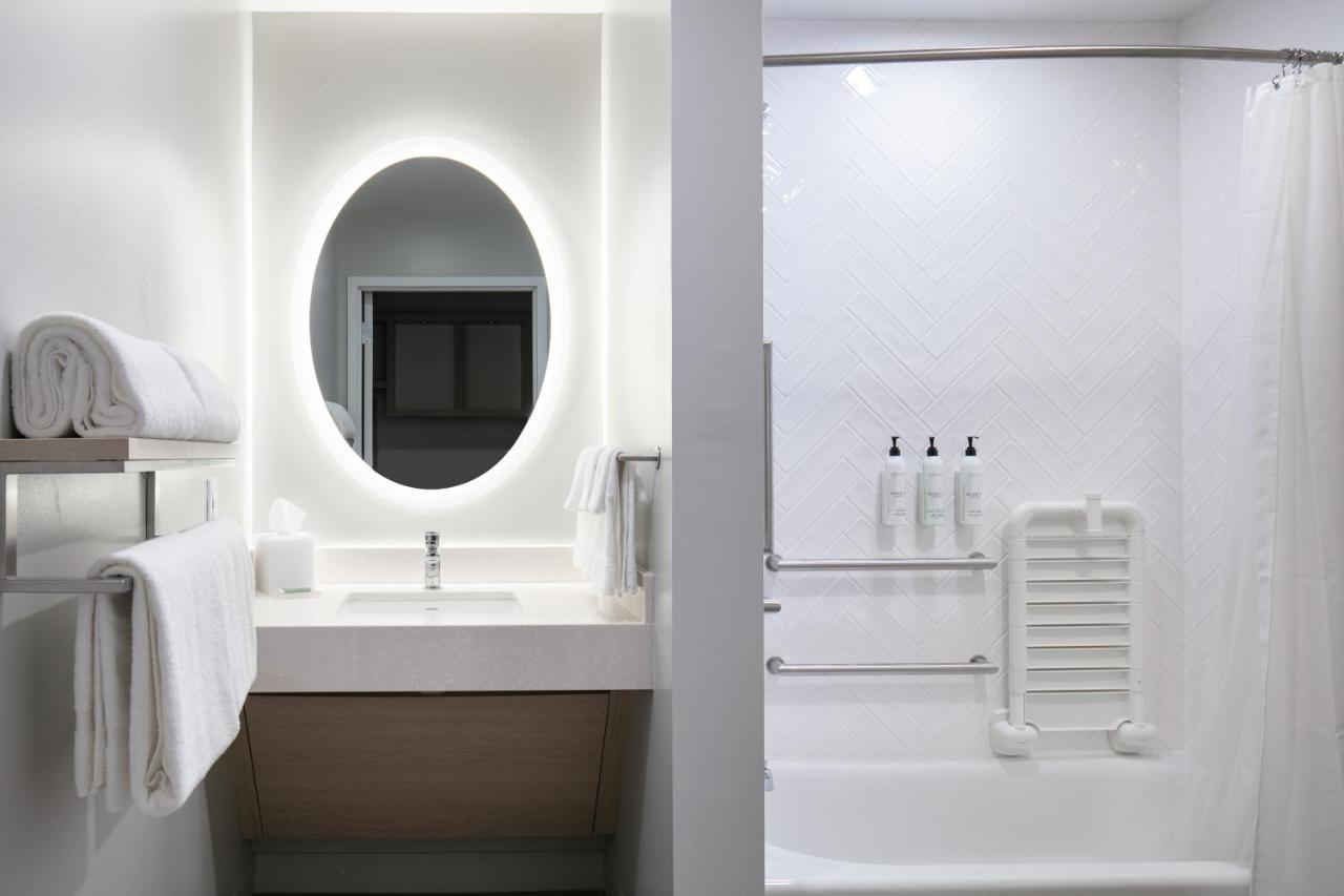 Towneplace Suites By Marriott Oshkosh Dış mekan fotoğraf