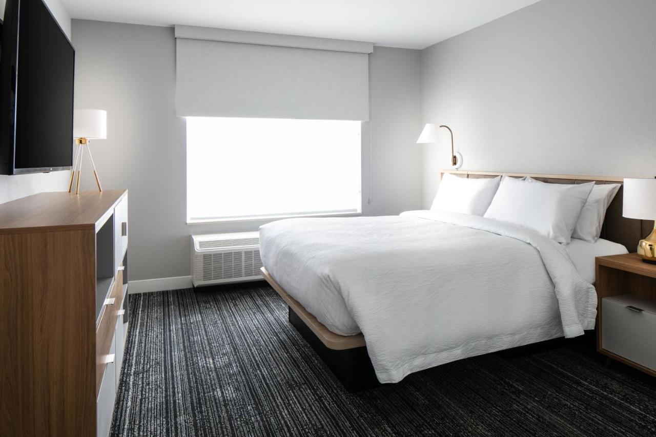 Towneplace Suites By Marriott Oshkosh Dış mekan fotoğraf