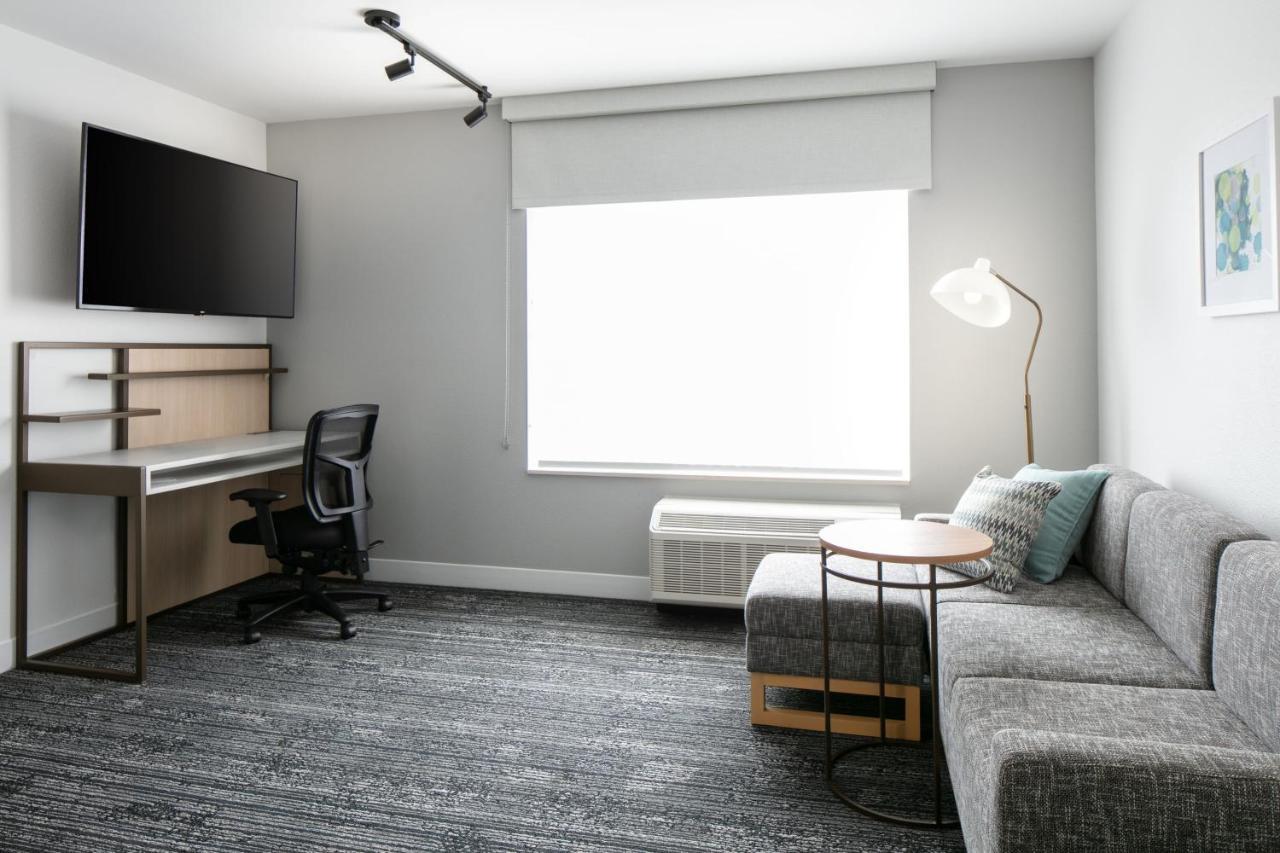 Towneplace Suites By Marriott Oshkosh Dış mekan fotoğraf